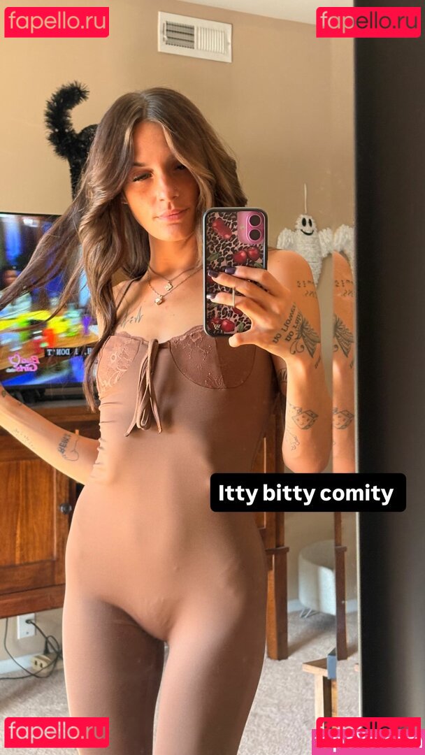 tinyteaserrtt / treena_berry_ Onlyfans Photo Gallery 