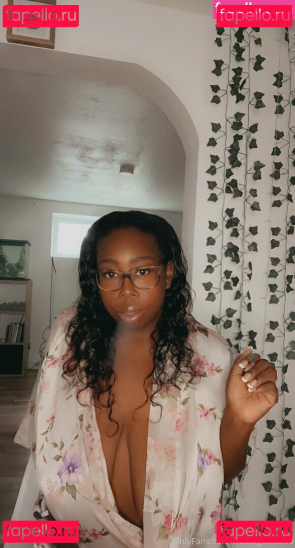 freebigtits6999 / hippychick7609 Onlyfans Photo Gallery 