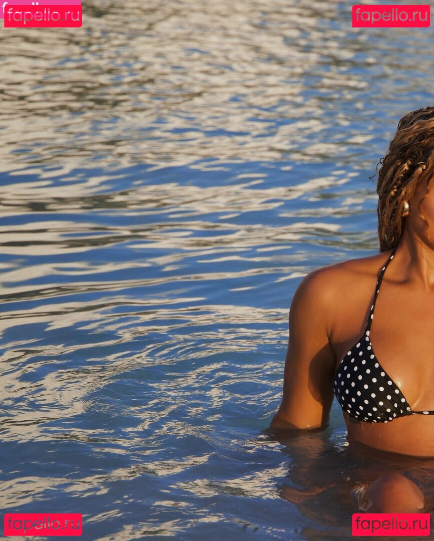 DaniLeigh / Danielle Leigh / iamdanileigh Onlyfans Photo Gallery 