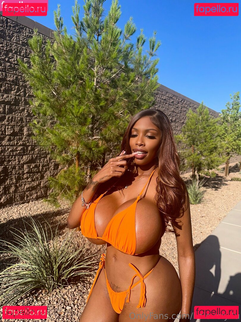 iamlialovely / lialovely4u Onlyfans Photo Gallery 