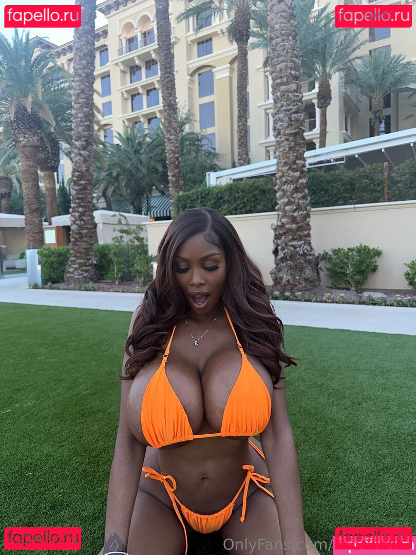 iamlialovely / lialovely4u Onlyfans Photo Gallery 