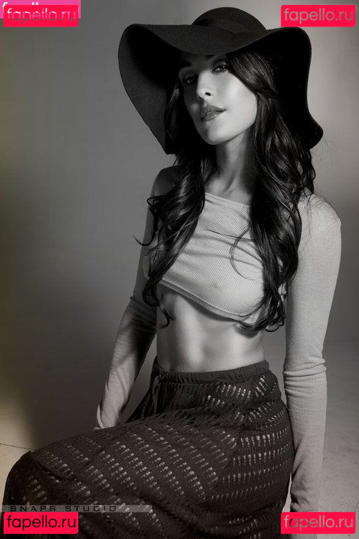 Brie Bella / brie Onlyfans Photo Gallery 