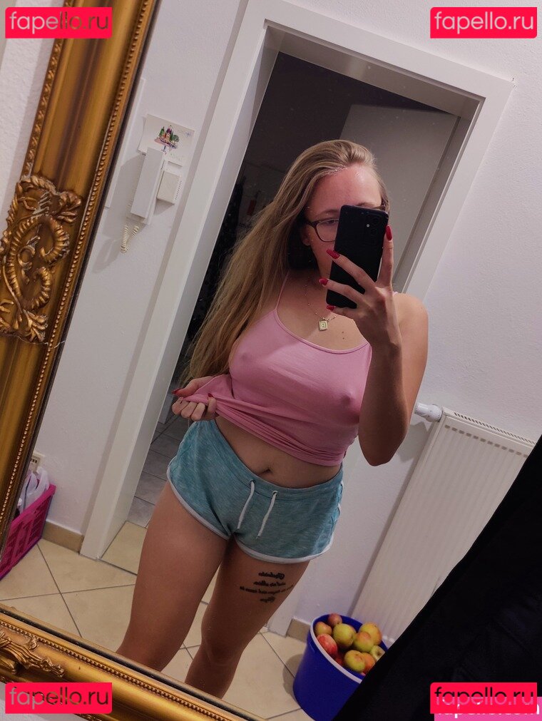 FeuerRose_ / Feuerrose Onlyfans Photo Gallery 