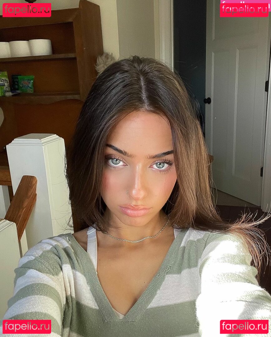 Lily Weber / itslily.w Onlyfans Photo Gallery 