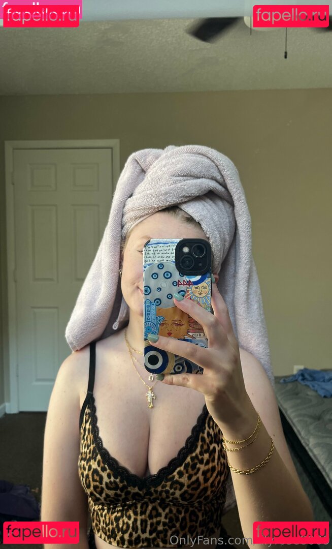 izzycolee / izzyynicolee Onlyfans Photo Gallery 