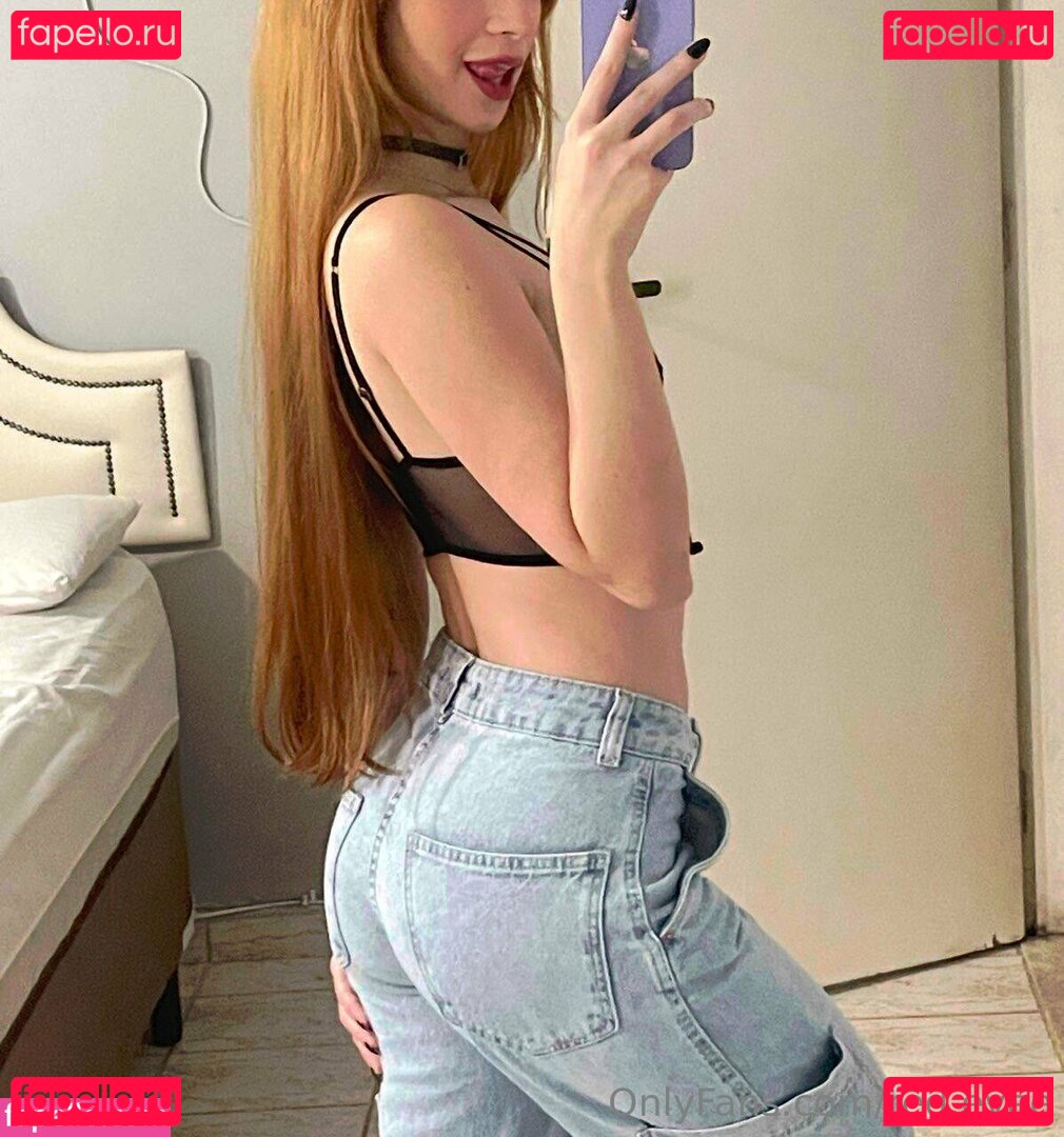 red.evee / redeviee Onlyfans Photo Gallery 