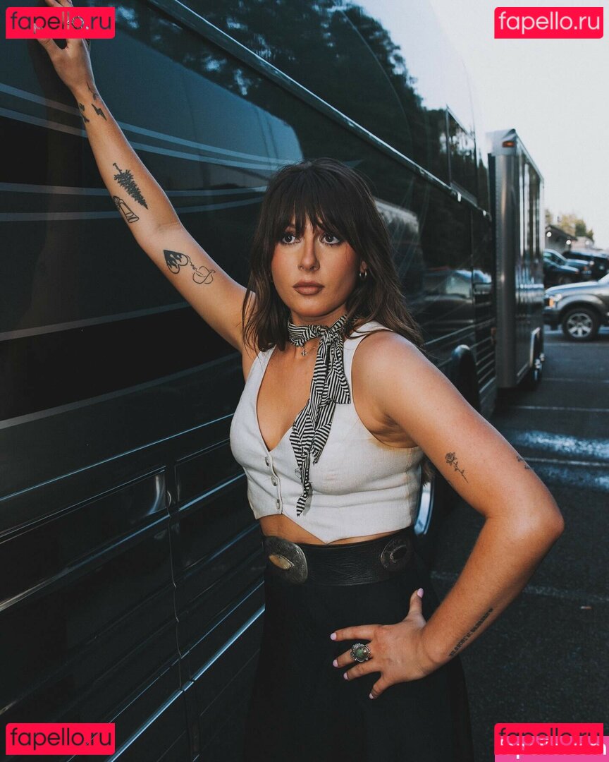 Ella Langley / ellalangleymusic Onlyfans Photo Gallery 