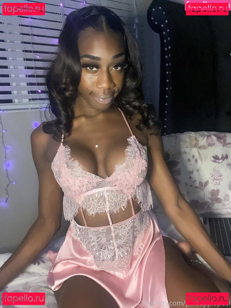 pineapplepuci Onlyfans Photo Gallery 