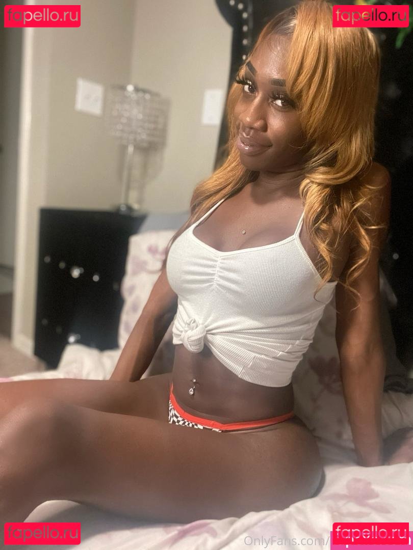 pineapplepuci Onlyfans Photo Gallery 