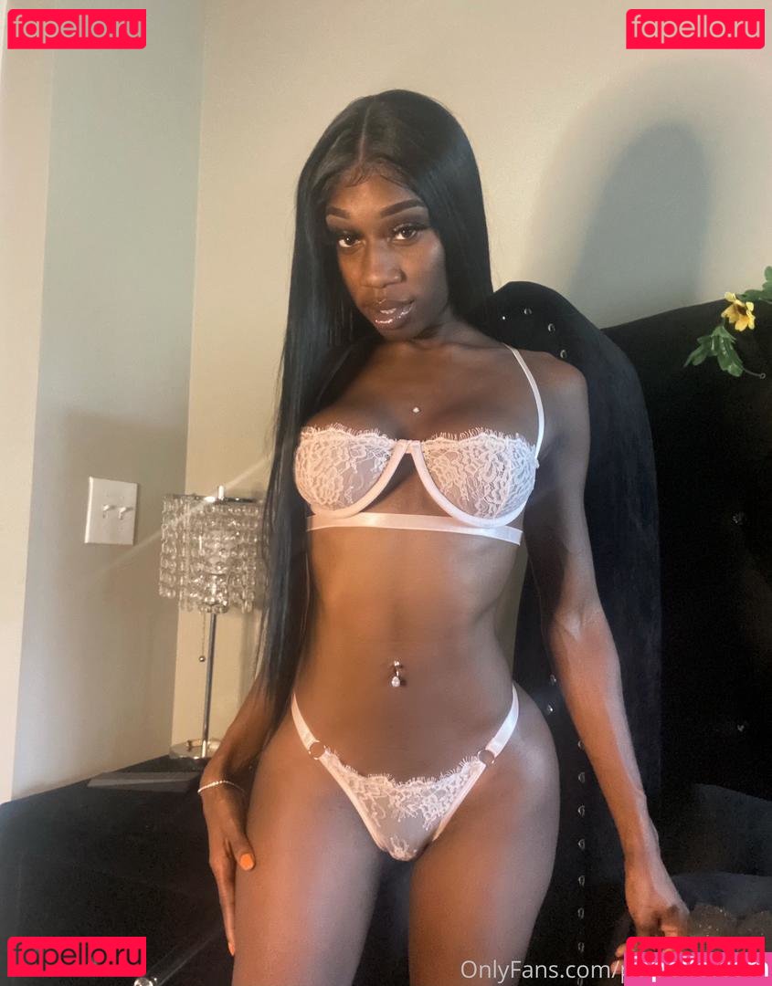 pineapplepuci Onlyfans Photo Gallery 