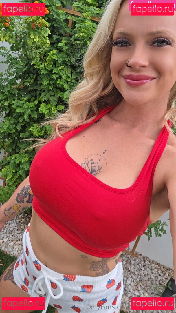 cjhotwifefree Onlyfans Photo Gallery 