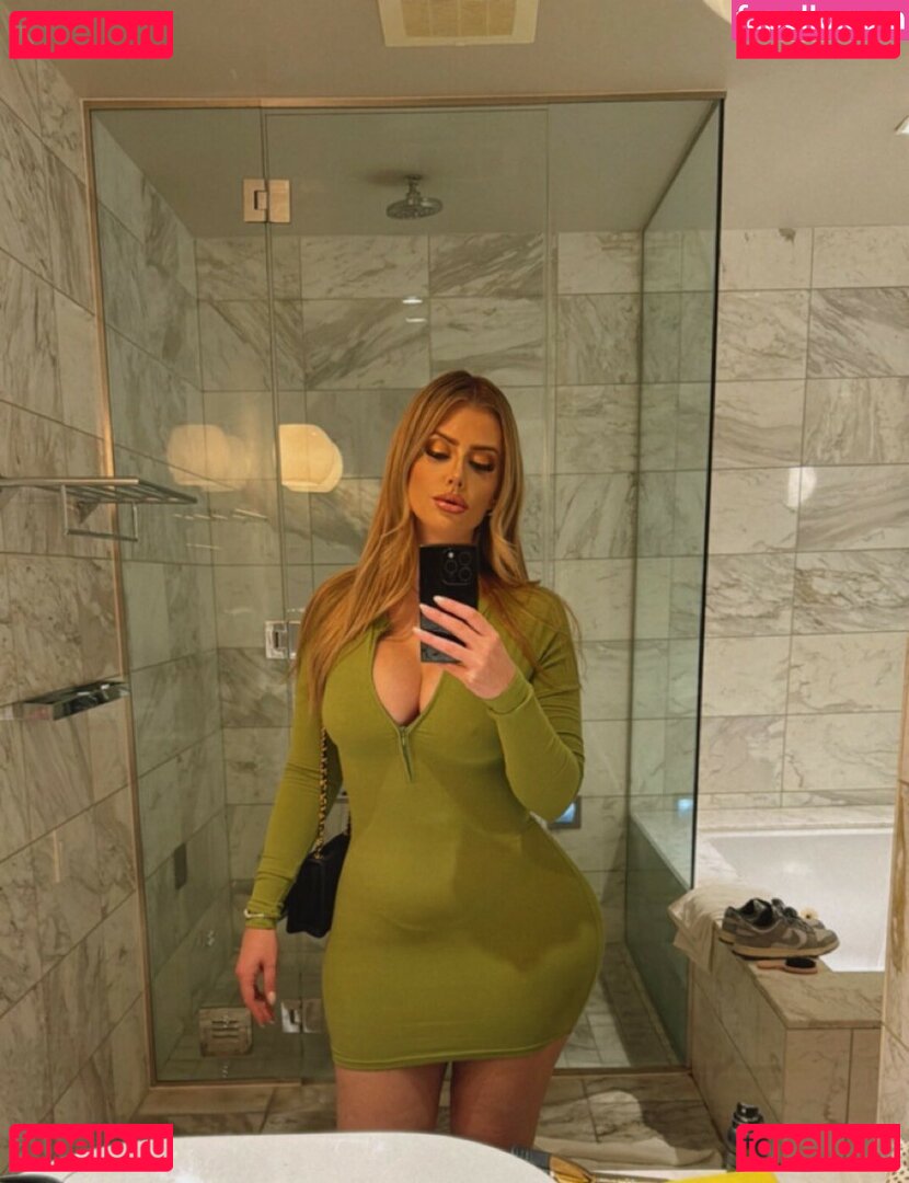 Delfinawithanf / whoismscakes Onlyfans Photo Gallery 