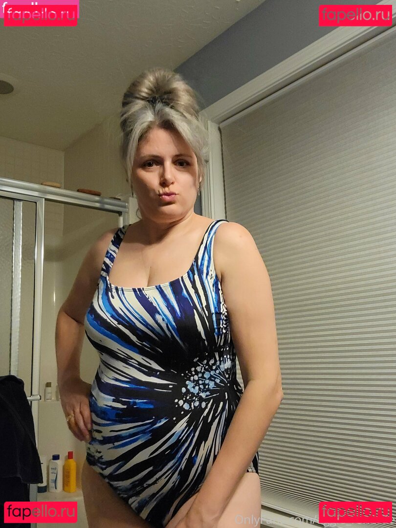 aggie_renarde / auggievelarde Onlyfans Photo Gallery 