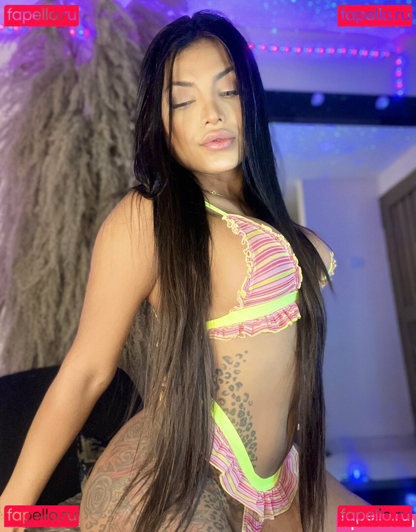 anyuser / kittyhotts / saralopezofficial Onlyfans Photo Gallery 