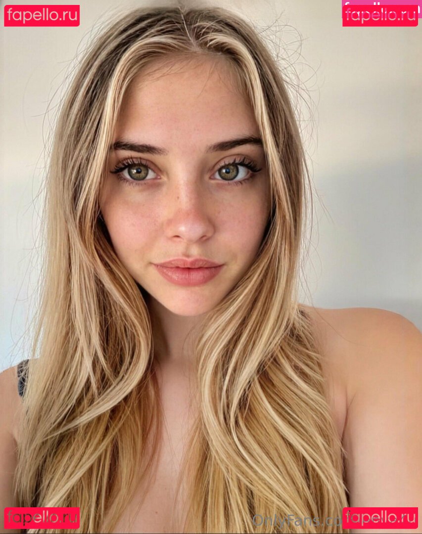 enya4u / enyaumanzor Onlyfans Photo Gallery 