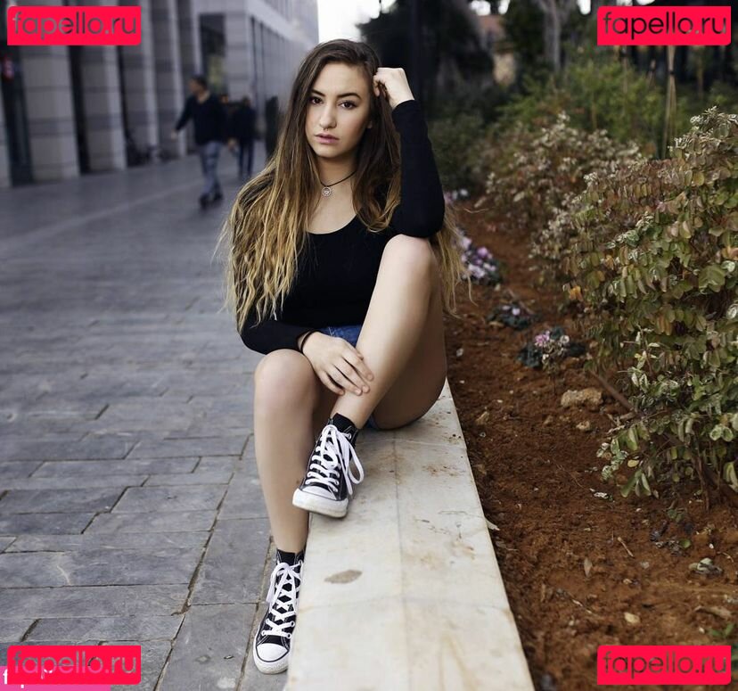 mishelkaren / mishelpetuhov Onlyfans Photo Gallery 