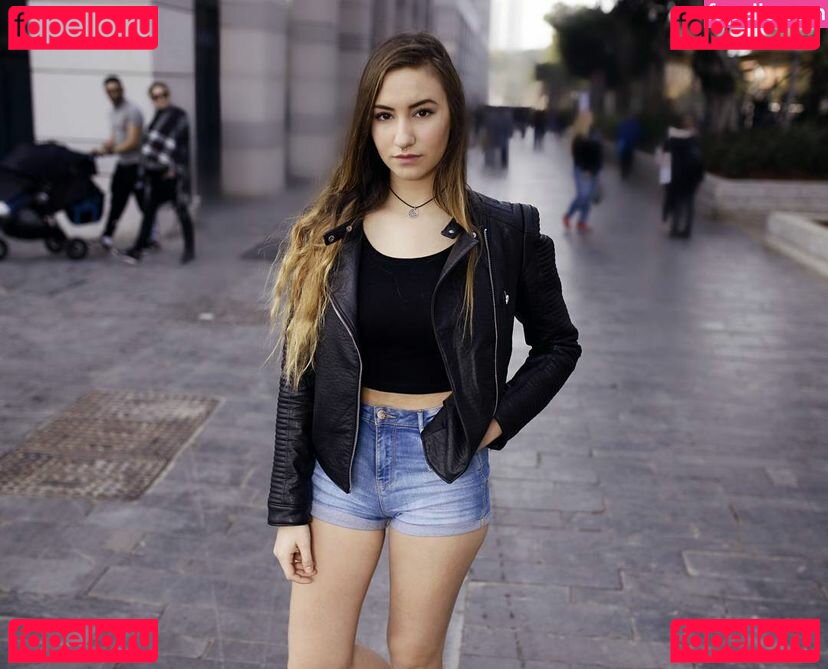 mishelkaren / mishelpetuhov Onlyfans Photo Gallery 