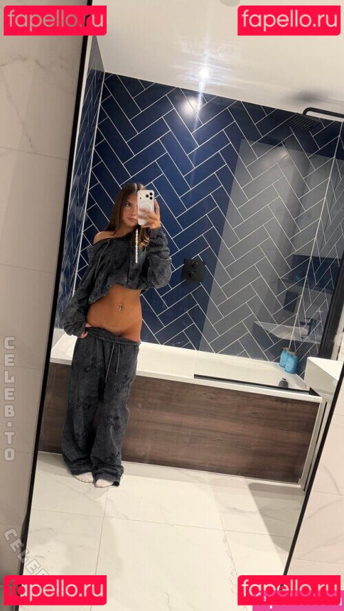 Ella5ft1 / ellapetitee / ellapetiteee Onlyfans Photo Gallery 