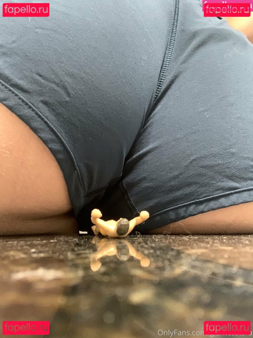 Giantesstara / giantesstaraaa Onlyfans Photo Gallery 