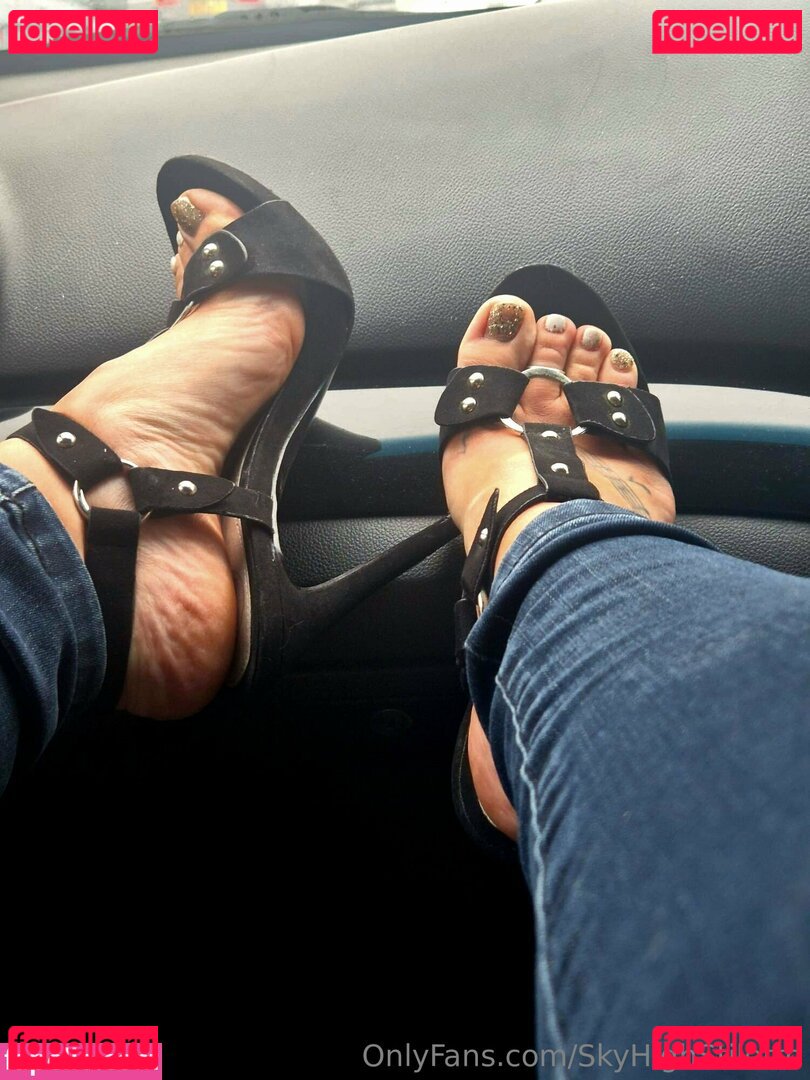 skyhighstiletto Onlyfans Photo Gallery 