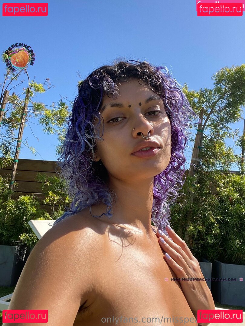 peachgoeslive Onlyfans Photo Gallery 