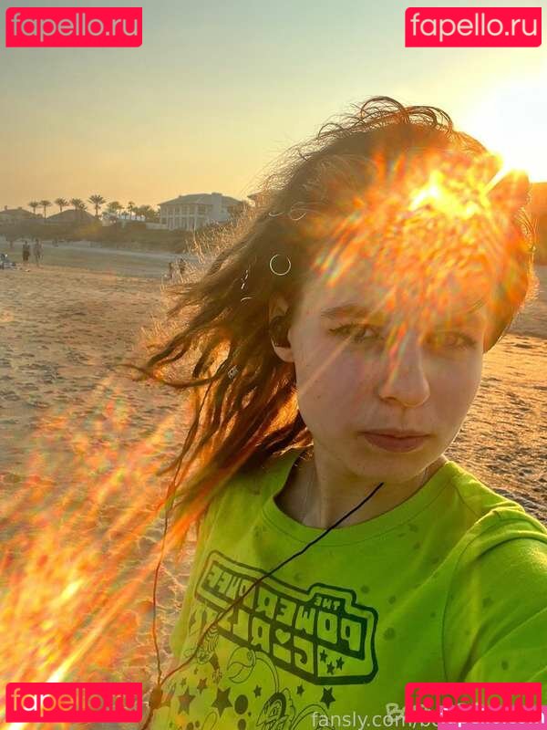 born2bscene / scenegirlaya Onlyfans Photo Gallery 