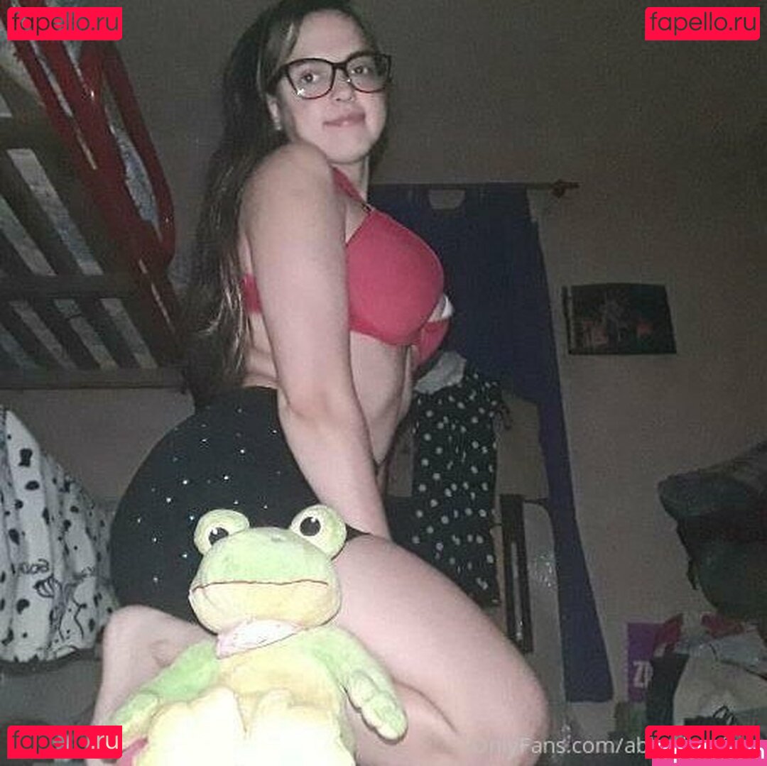 abbydiazfree / abigailz23 Onlyfans Photo Gallery 