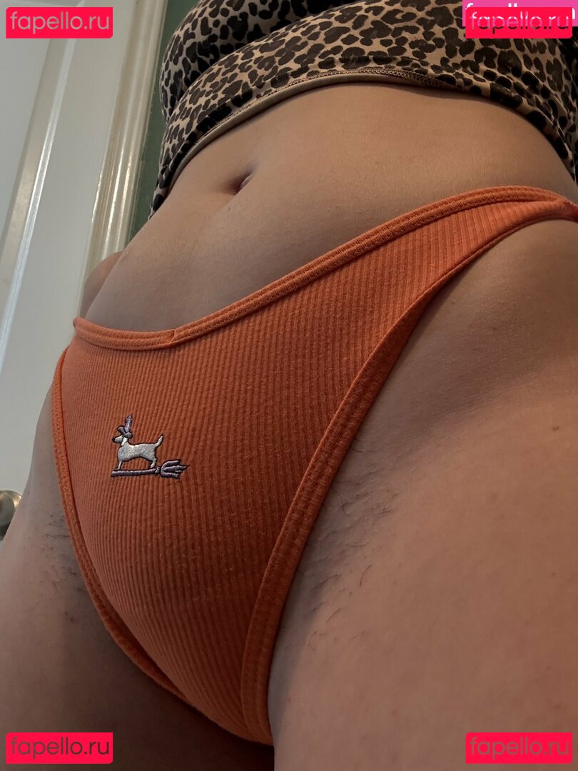 AraTheHotwife Onlyfans Photo Gallery 