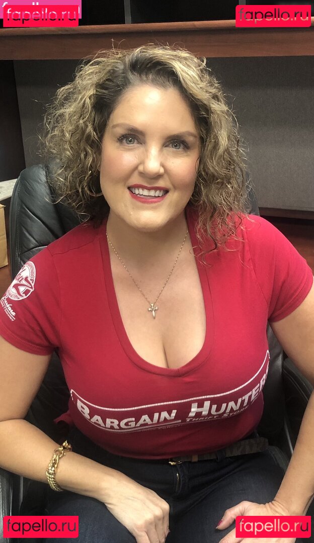 Casey Nezhoda / Cbargainhunters Onlyfans Photo Gallery 