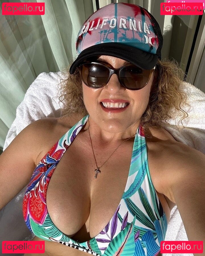 Casey Nezhoda / Cbargainhunters Onlyfans Photo Gallery 