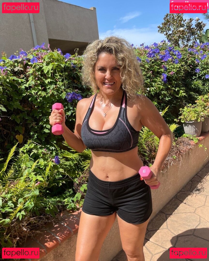 Casey Nezhoda / Cbargainhunters Onlyfans Photo Gallery 