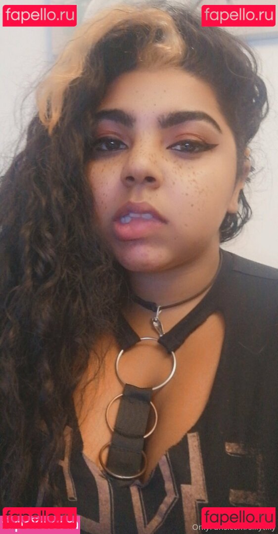 sillytilly Onlyfans Photo Gallery 