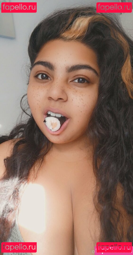 sillytilly Onlyfans Photo Gallery 