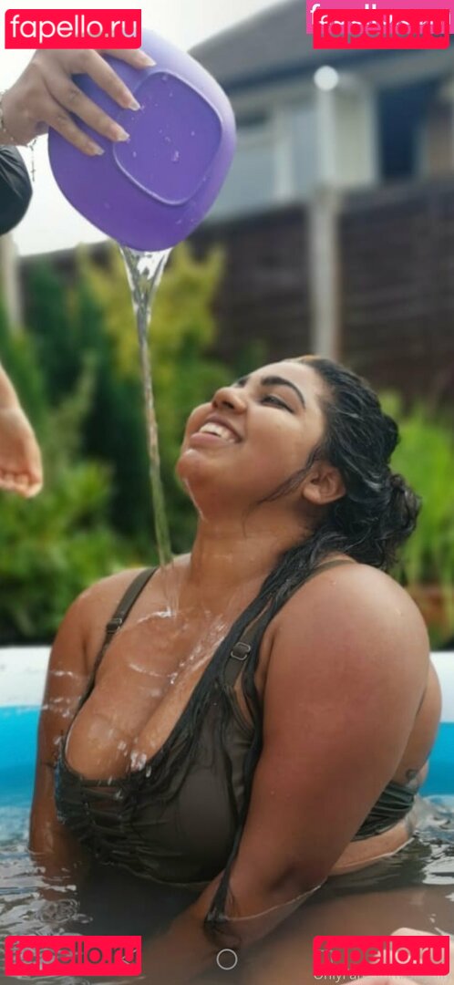 sillytilly Onlyfans Photo Gallery 