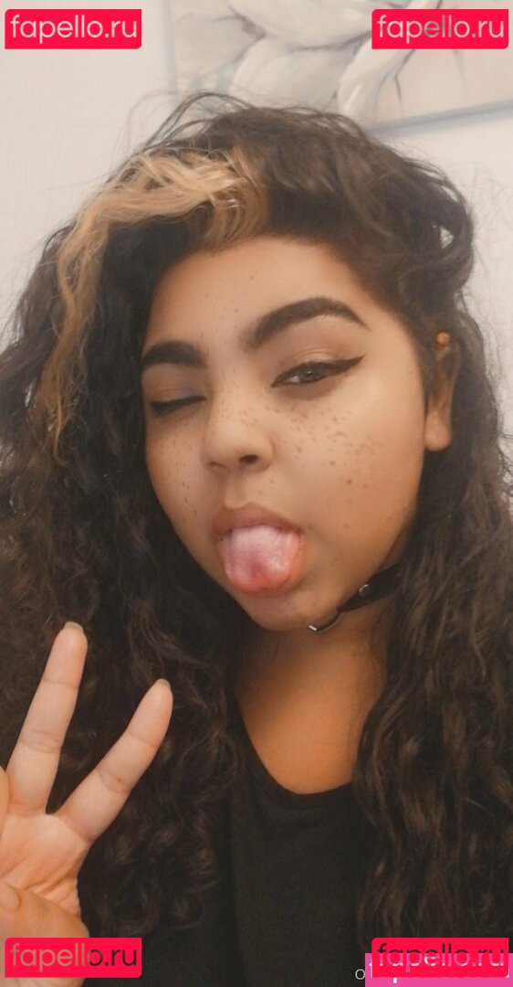 sillytilly Onlyfans Photo Gallery 