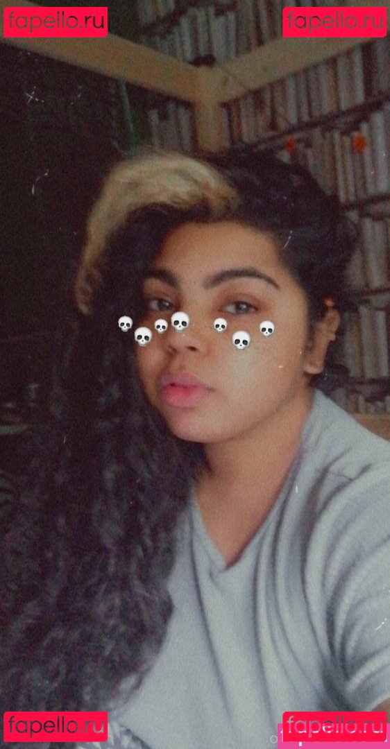 sillytilly Onlyfans Photo Gallery 