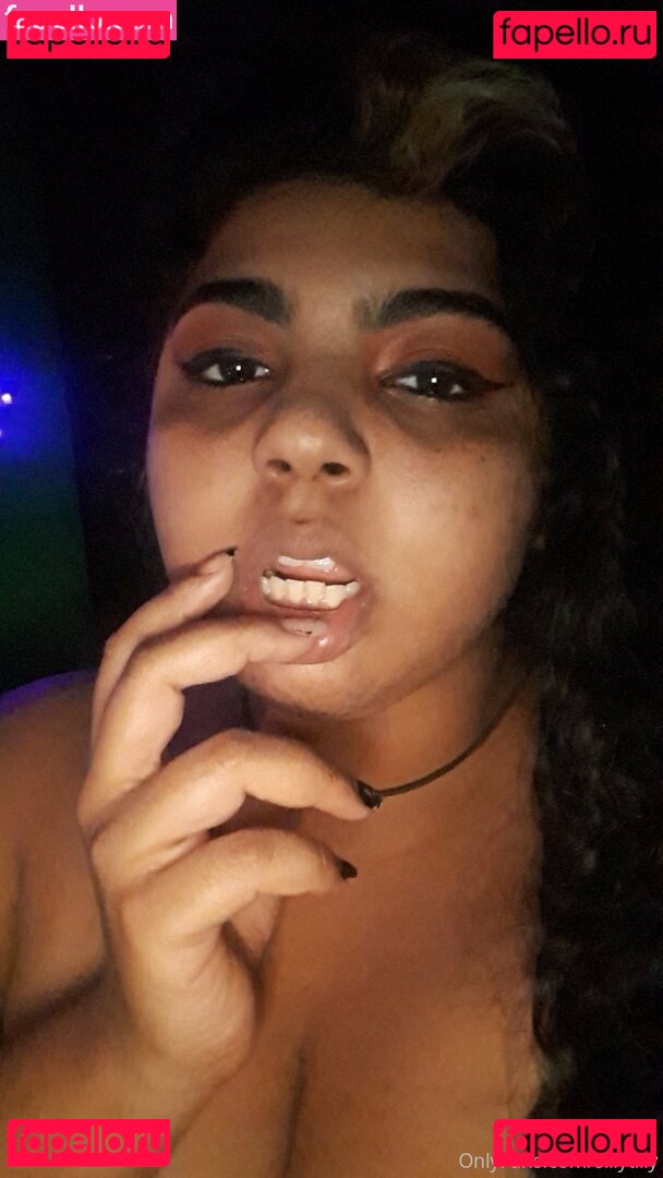 sillytilly Onlyfans Photo Gallery 