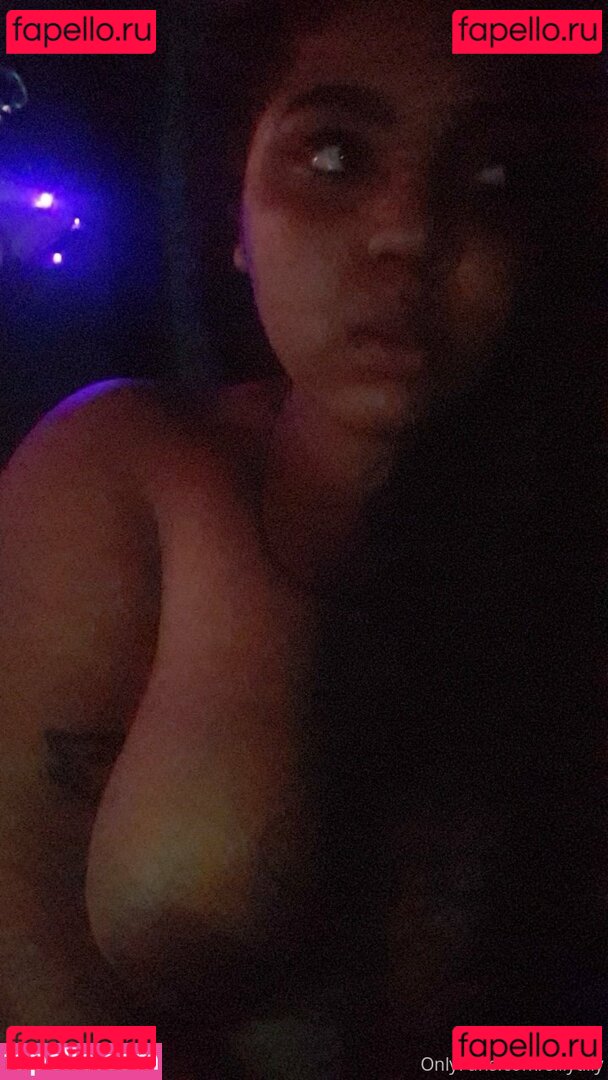 sillytilly Onlyfans Photo Gallery 