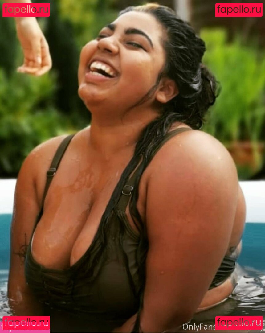 sillytilly Onlyfans Photo Gallery 