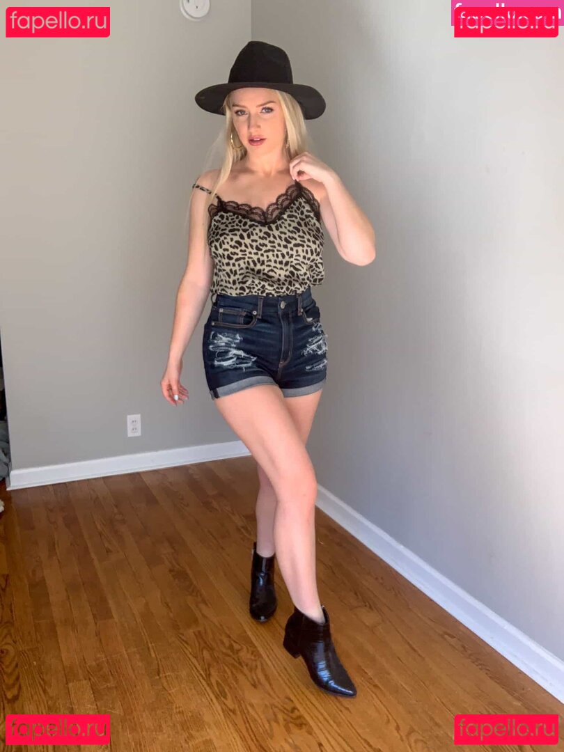 evie-summers / evsummers Onlyfans Photo Gallery 