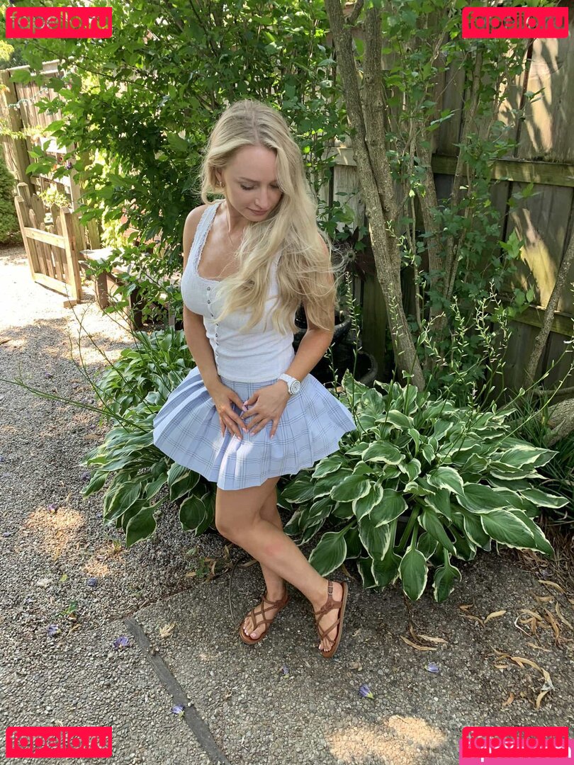 evie-summers / evsummers Onlyfans Photo Gallery 