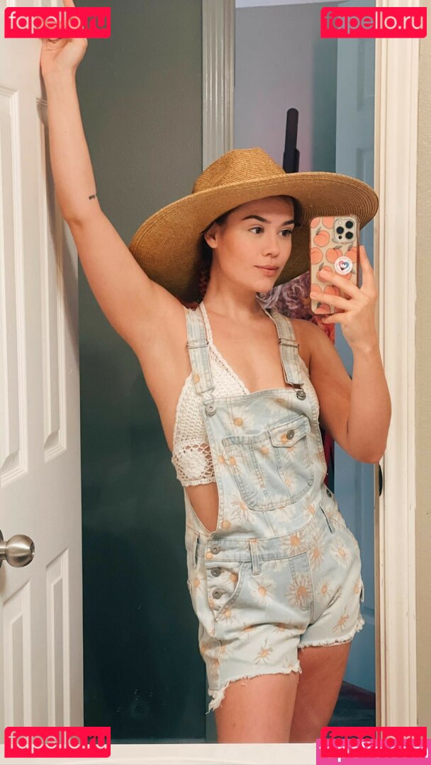 Beth Freeman / bethfreemanart / bethfreemanartist / extrabeth Onlyfans Photo Gallery 