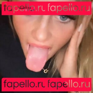 Carlybora Onlyfans Photo Gallery 