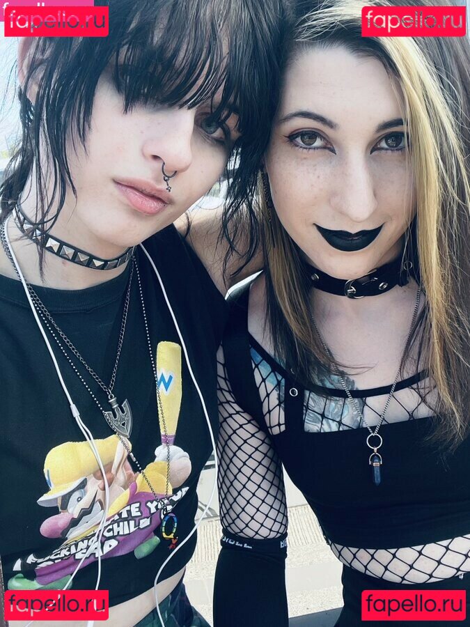 Devi Dionne / Xdevidionne / devidionne / futchmoder Onlyfans Photo Gallery 