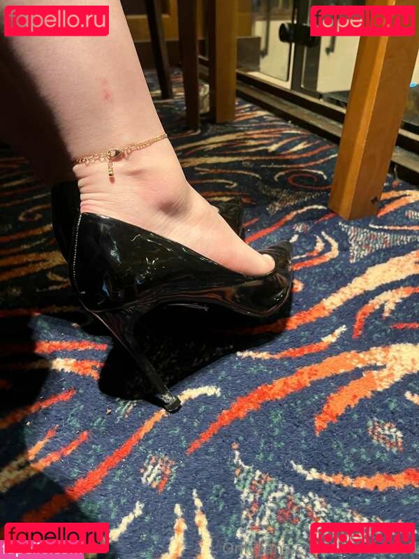 Lady K / ladythedoll Onlyfans Photo Gallery 