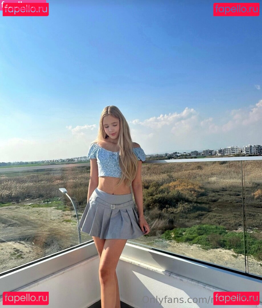 petiterose19 Onlyfans Photo Gallery 