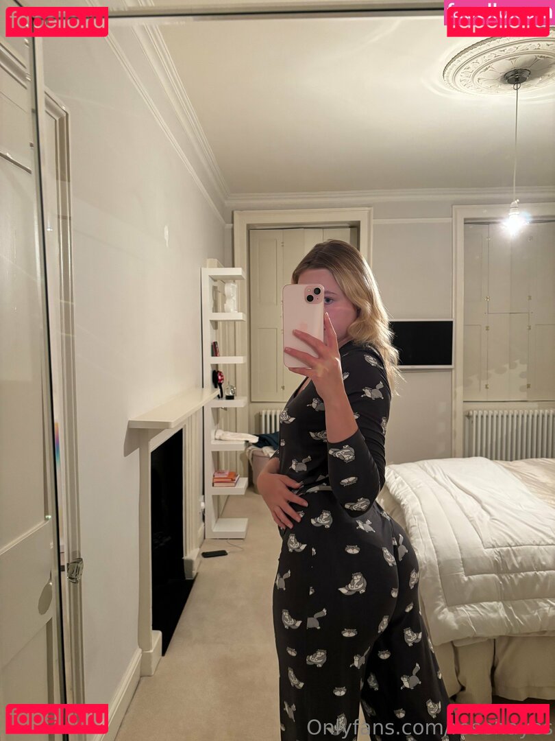 petiterose19 Onlyfans Photo Gallery 