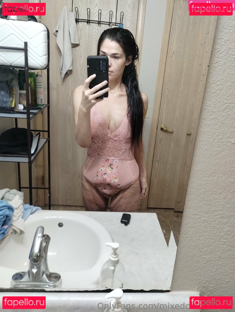 mixedchicana417 Onlyfans Photo Gallery 