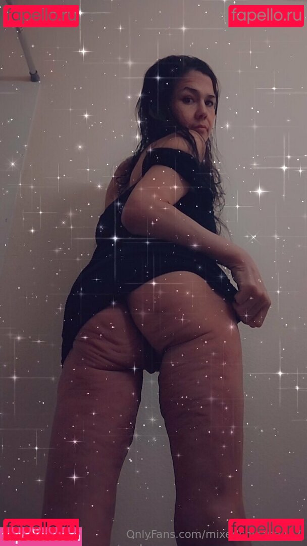 mixedchicana417 Onlyfans Photo Gallery 