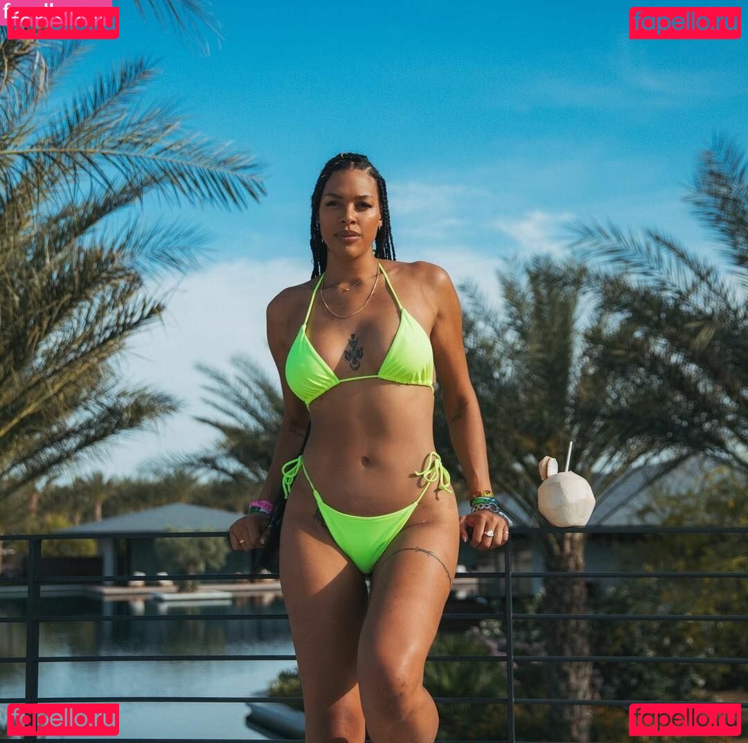 Liz Parker Onlyfans Photo Gallery 